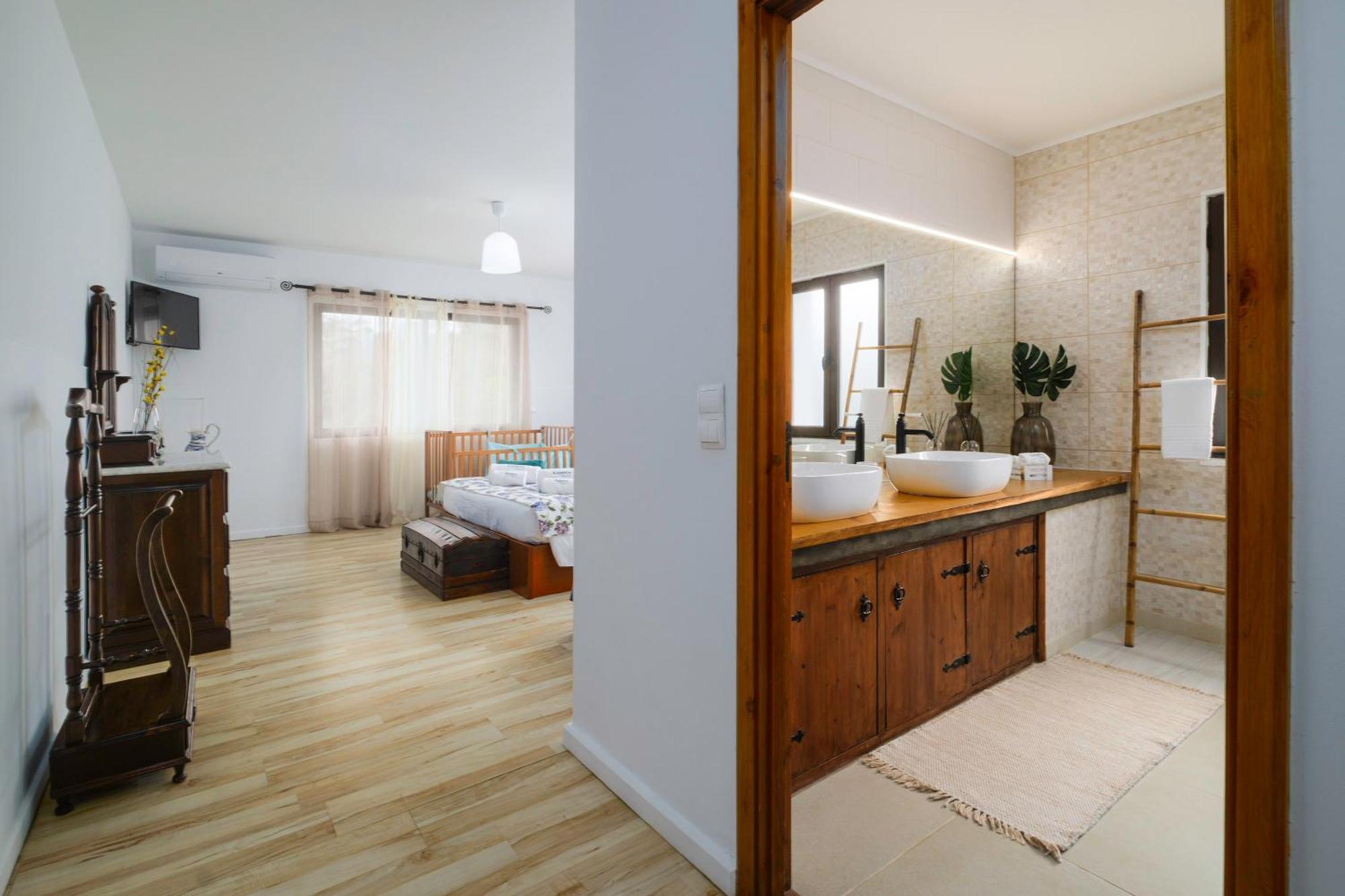 Casa Das Hortencias By Azoresrent Farroupo Esterno foto